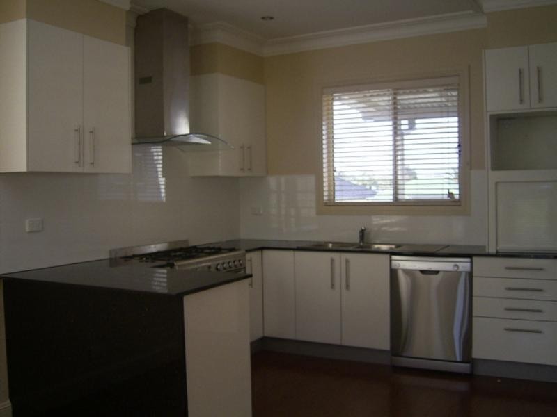 198 Shellharbour Rd, Warilla NSW 2528