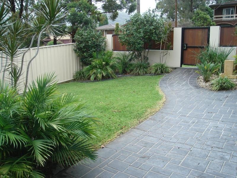 293 Farmborough Rd, Farmborough Heights NSW 2526