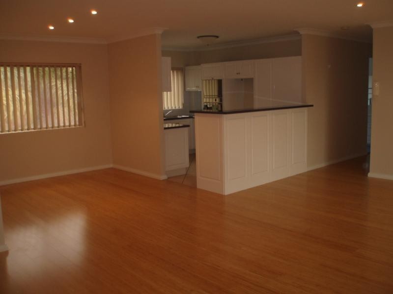 13/2 Edward  St, North Wollongong NSW 2500