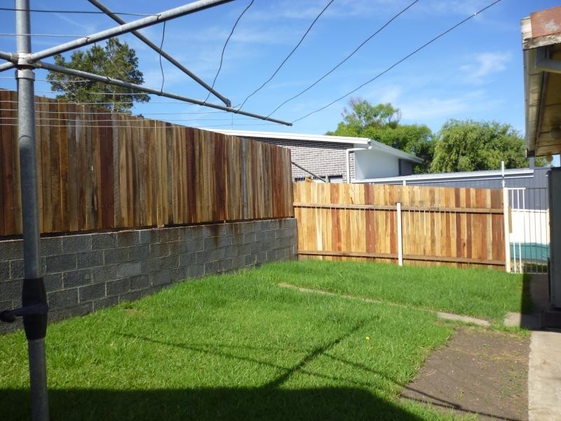 4 Westmacott Pde, Bulli NSW 2516