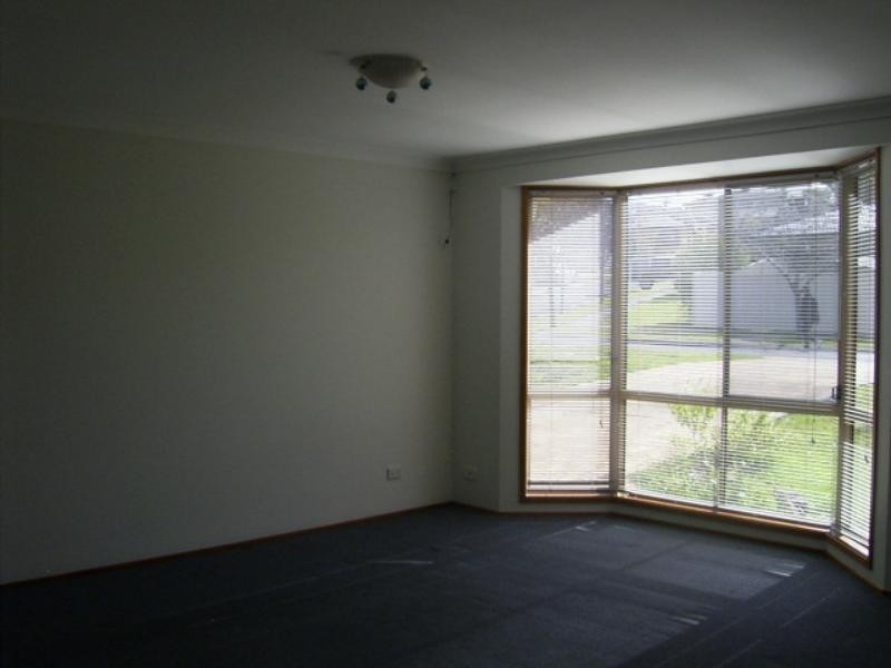 11 Boddington Way, Horsley NSW 2530