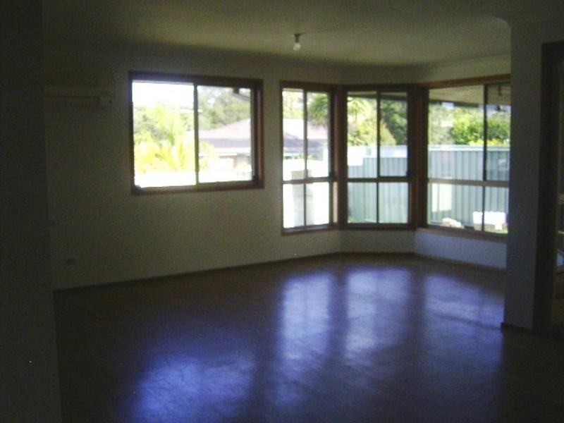 11 Boddington Way, Horsley NSW 2530