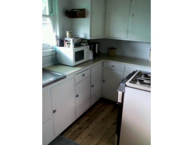 18 Jardine St, Fairy Meadow NSW 2519