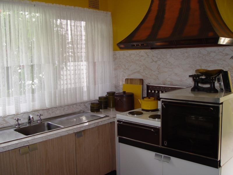 9 Bradley Ave, Mount Kembla NSW 2526