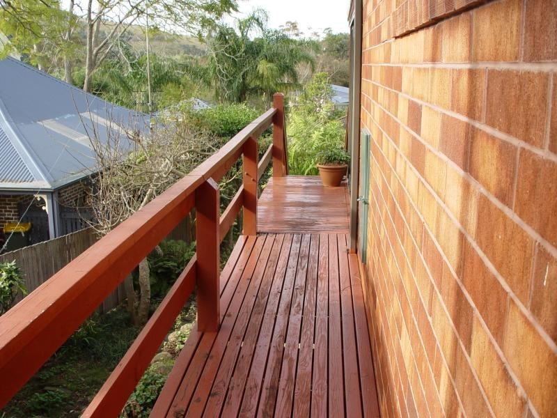 9 Bradley Ave, Mount Kembla NSW 2526