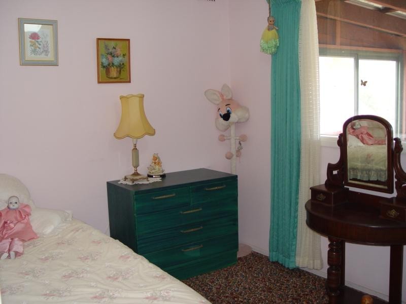 9 Bradley Ave, Mount Kembla NSW 2526