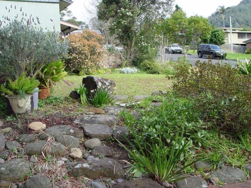 9 Bradley Ave, Mount Kembla NSW 2526