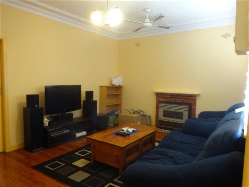 14 Ryan St, Balgownie NSW 2519