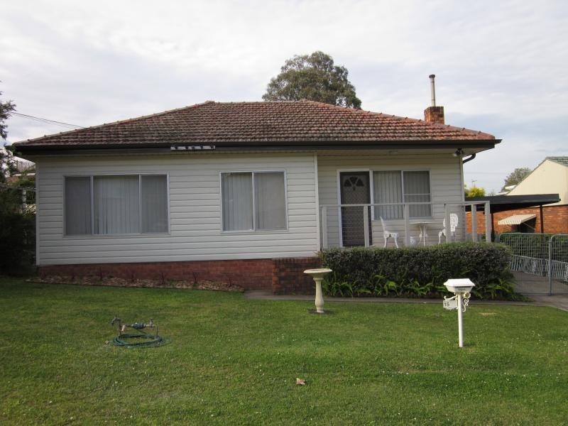 15 Booyong St, West Wollongong NSW 2500