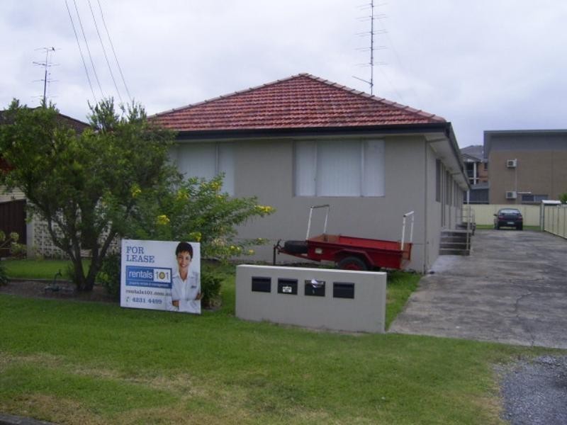 2/6 Dalby  St, Corrimal NSW 2518