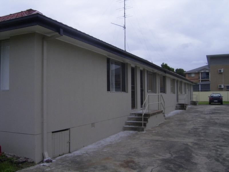 2/6 Dalby  St, Corrimal NSW 2518