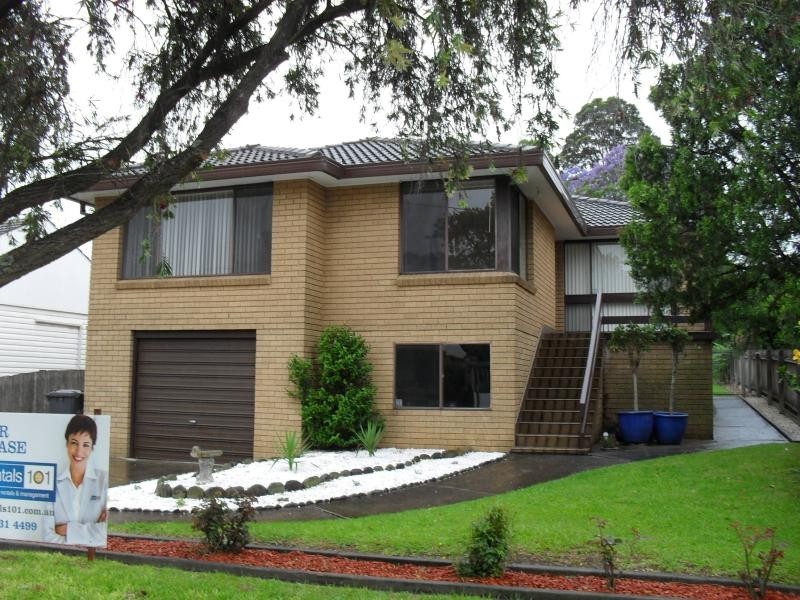 26 Thames  St, West Wollongong NSW 2500