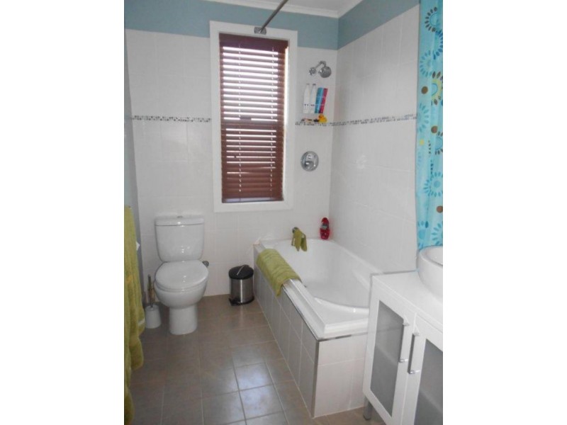 24 Kippax St, Warilla NSW 2528