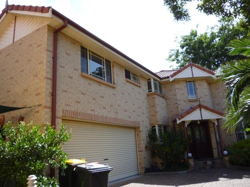 2/64  Gilmore  St, West Wollongong NSW 2500