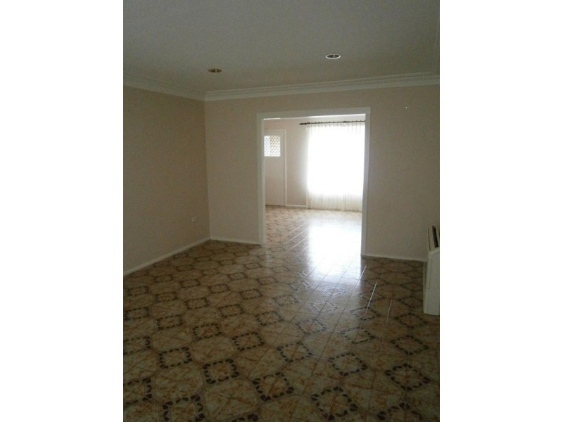 13 Keira  St, Tarrawanna NSW 2518