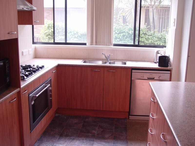 11 Florence St, Towradgi NSW 2518