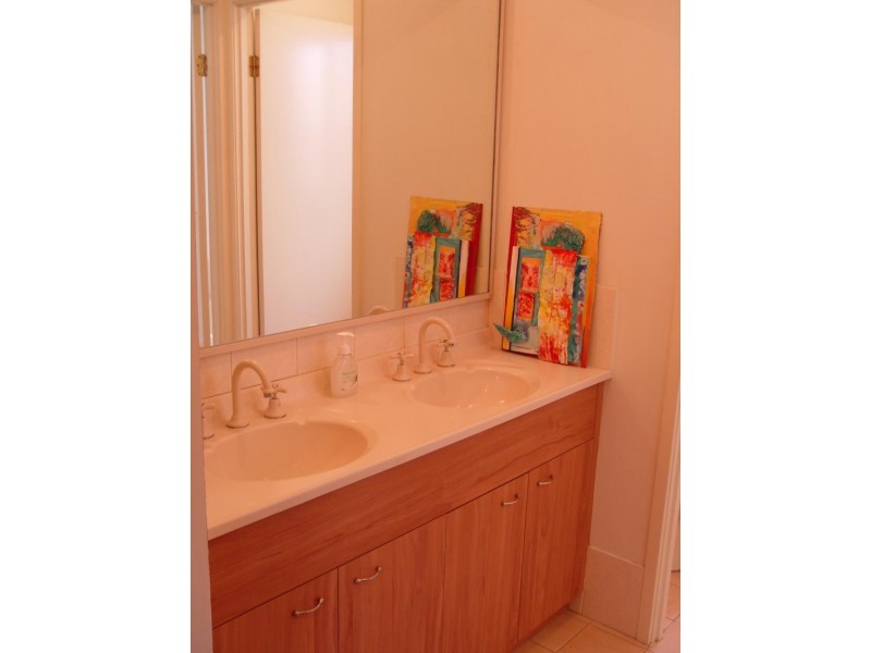 11 Florence St, Towradgi NSW 2518