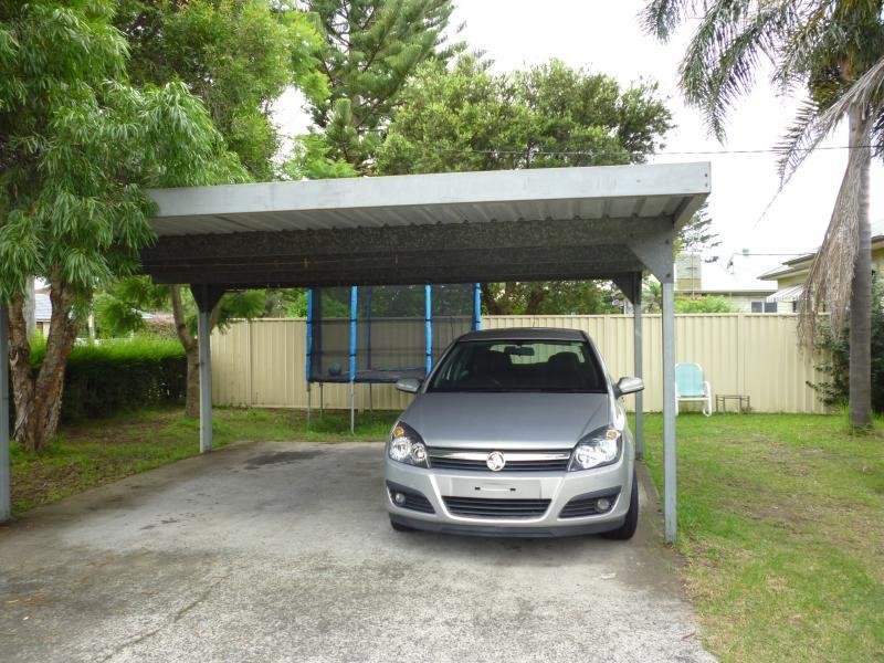 37 Farmborough Rd, Farmborough Heights NSW 2526