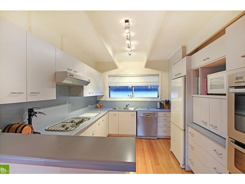 35 Rose Pde, Mount Pleasant NSW 2519