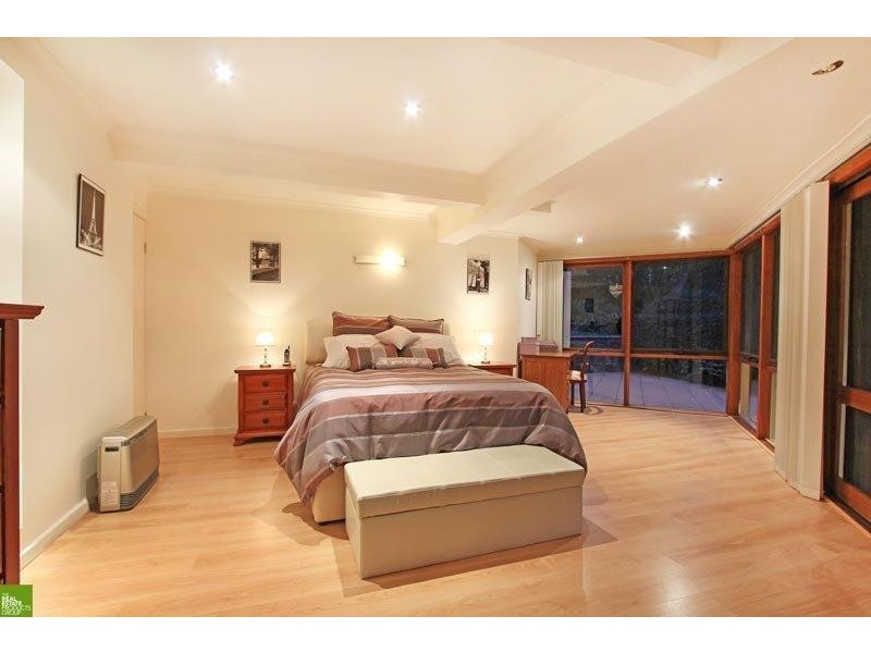 35 Rose Pde, Mount Pleasant NSW 2519