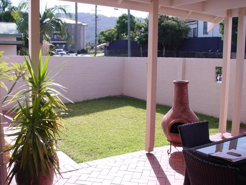 6 Stanhope St, Woonona NSW 2517
