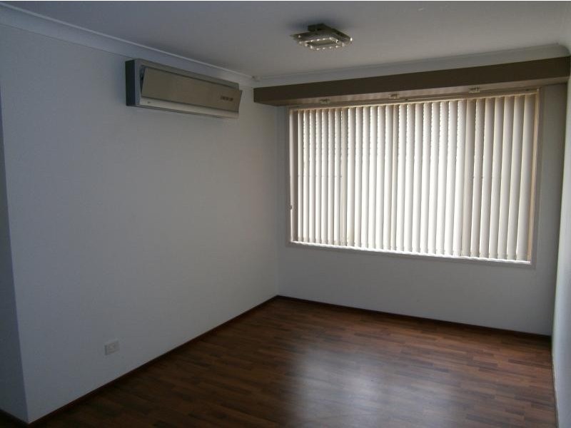 7 Ashton Vale Gr, Horsley NSW 2530