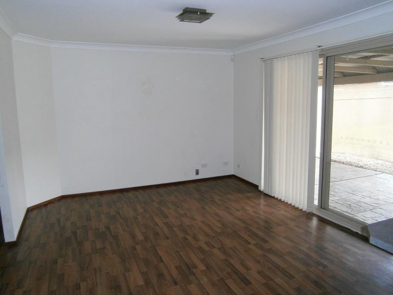 7 Ashton Vale Gr, Horsley NSW 2530