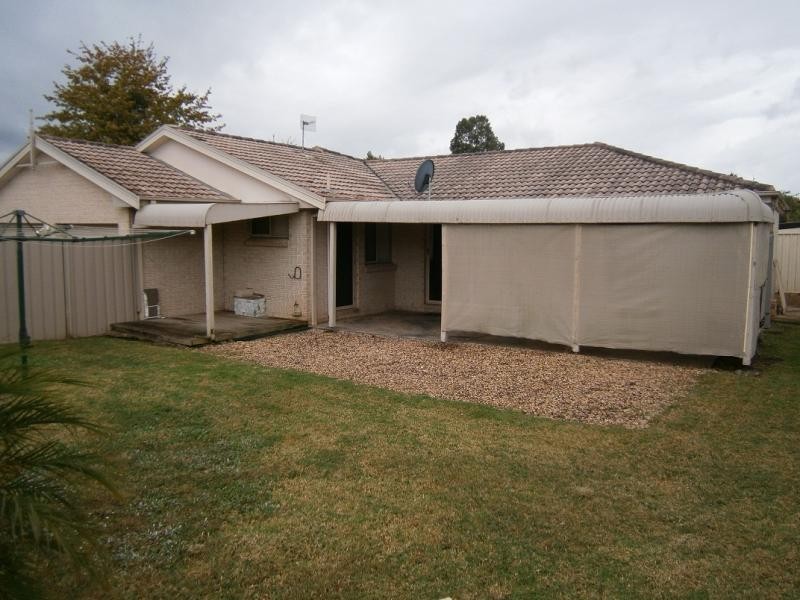 7 Ashton Vale Gr, Horsley NSW 2530
