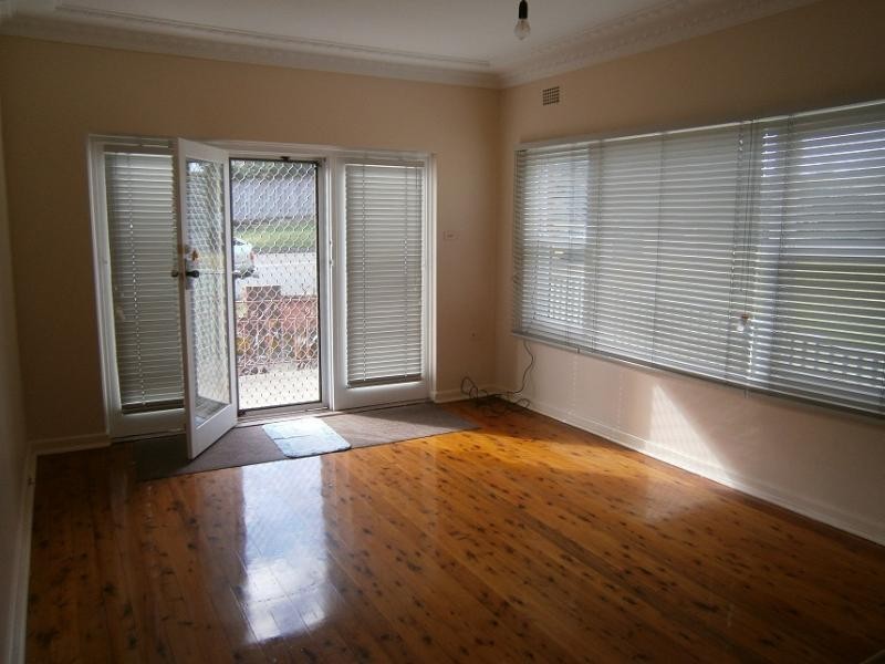 1/71 Heaslip St, Coniston NSW 2500