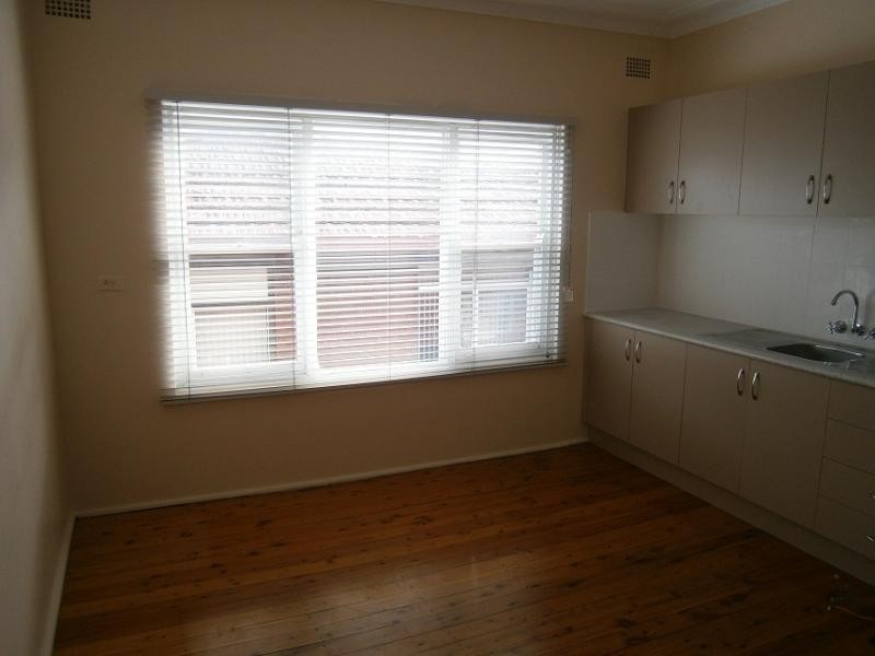 1/71 Heaslip St, Coniston NSW 2500
