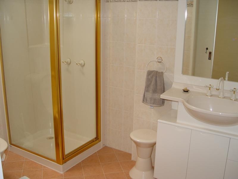 2/10 Owen Park Rd, Bellambi NSW 2518