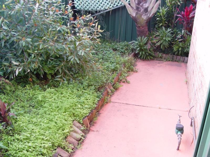 2/10 Owen Park Rd, Bellambi NSW 2518