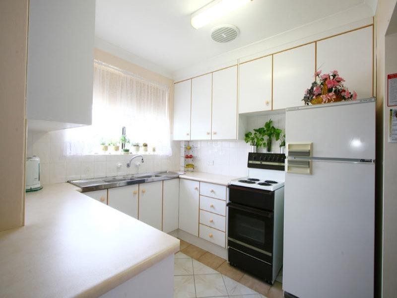 6/9-11 Peterborough  Ave, Lake Illawarra NSW 2528