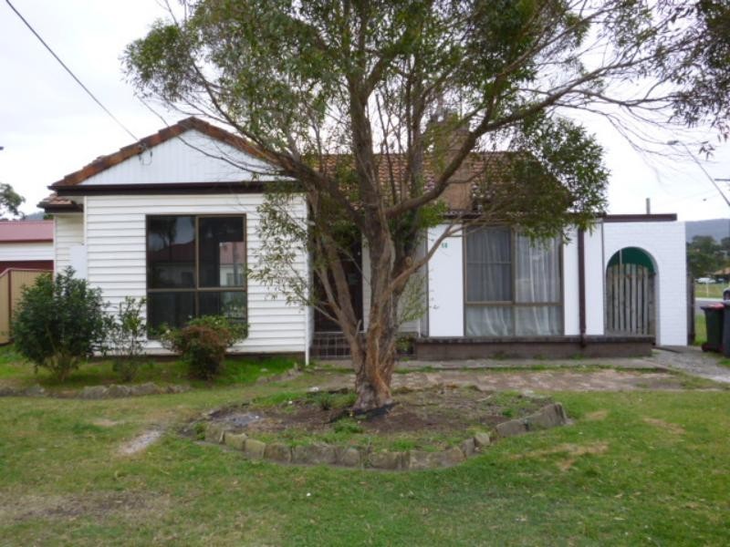 13 Albert  St, Unanderra NSW 2526