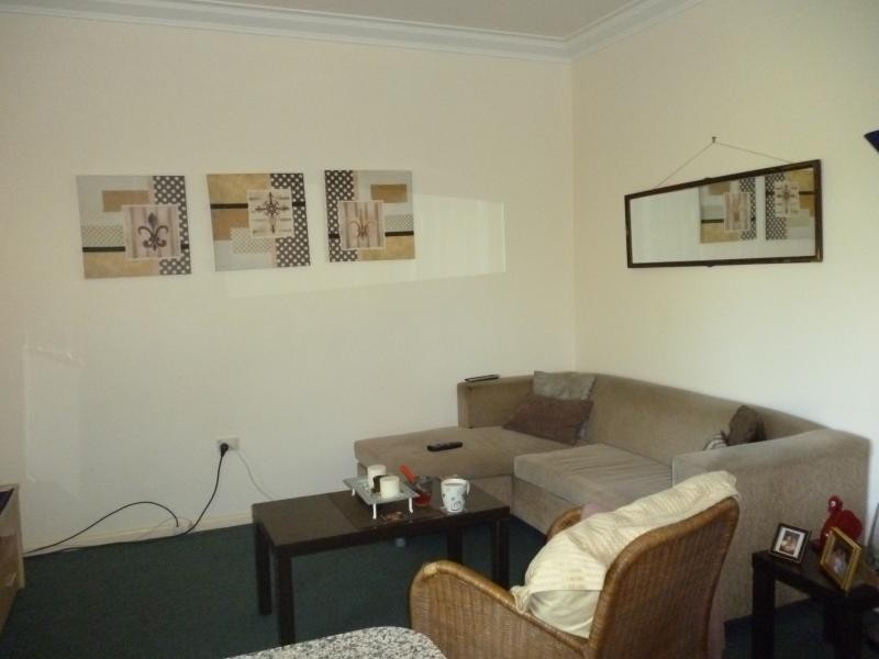 2/96 Heaslip  St, Coniston NSW 2500