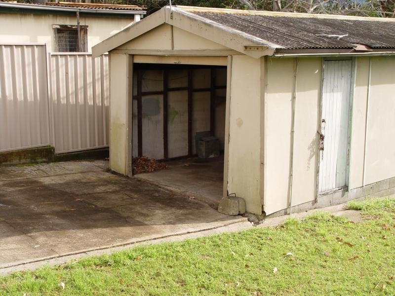 29 Gray  St, Woonona NSW 2517