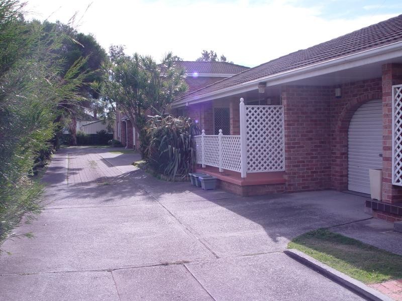 2/10 Owen Park Rd, Bellambi NSW 2518