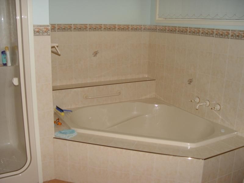 2/10 Owen Park Rd, Bellambi NSW 2518