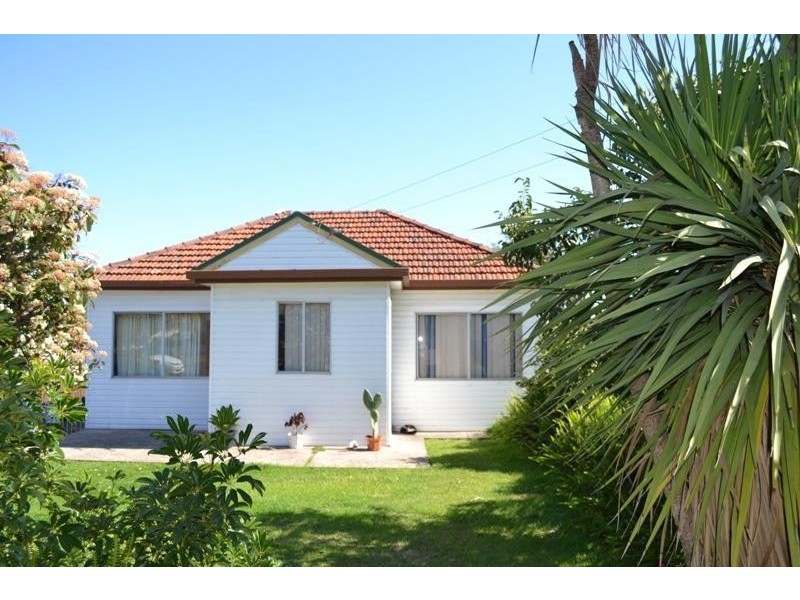 35  Forster  St, Port Kembla NSW 2505