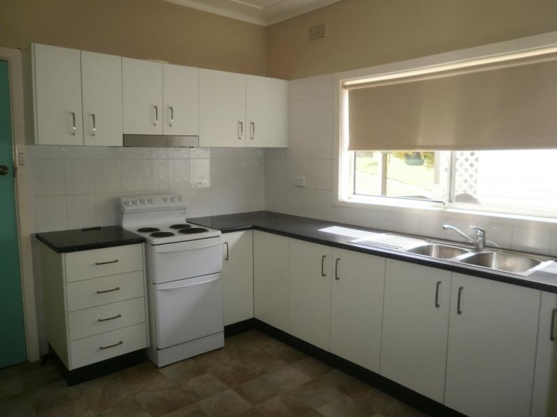 56 Figtree Cres, Figtree NSW 2525