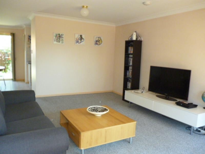 5/8 Cowper St, Fairy Meadow NSW 2519