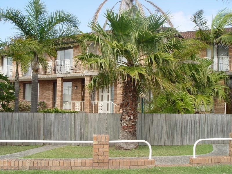 2/3 Lake Pde, East Corrimal NSW 2518