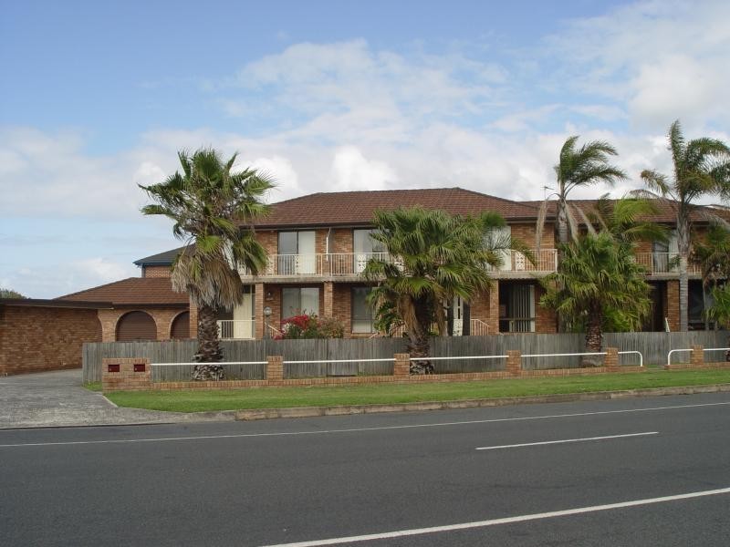 2/3 Lake Pde, East Corrimal NSW 2518