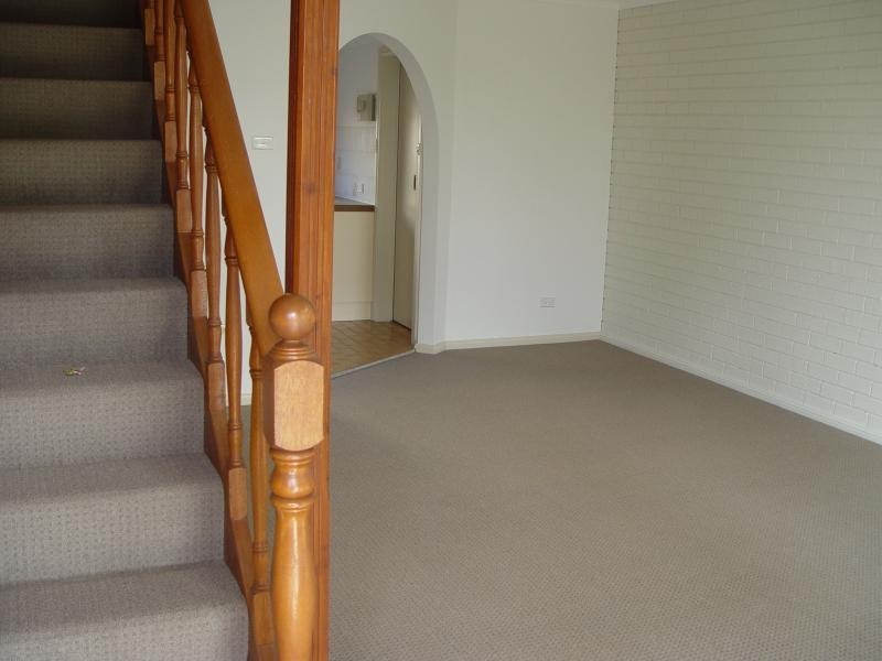 2/3 Lake Pde, East Corrimal NSW 2518