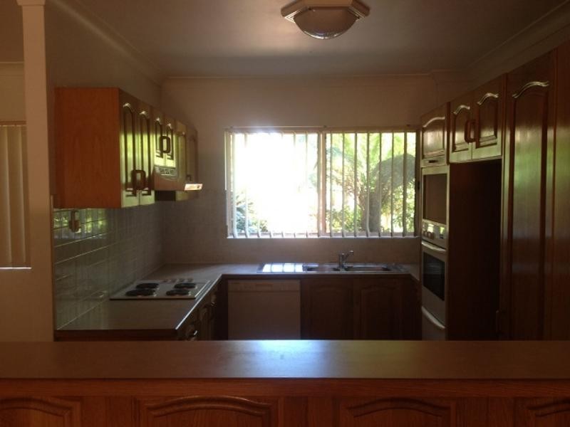 3/2 Edward  St, Wollongong NSW 2500