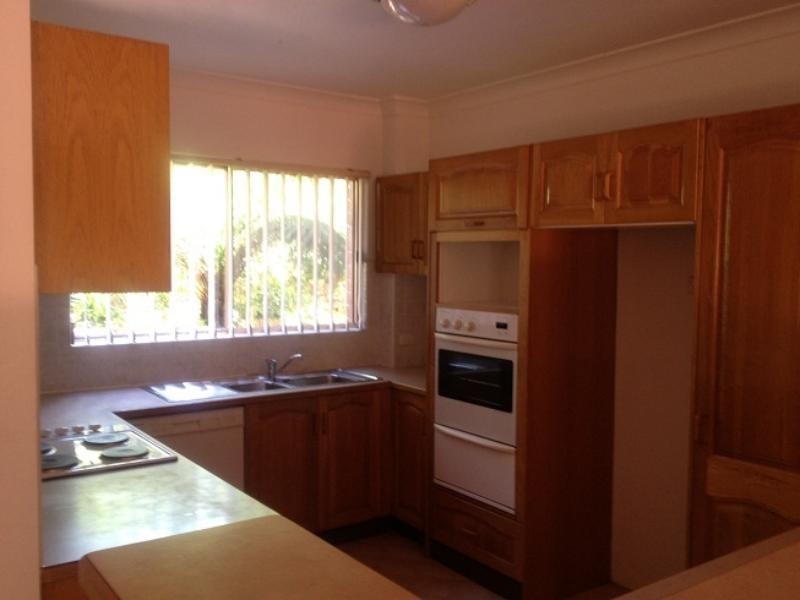 3/2 Edward  St, Wollongong NSW 2500