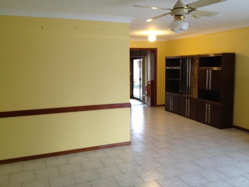 251 Kanahooka Dr, Kanahooka NSW 2530