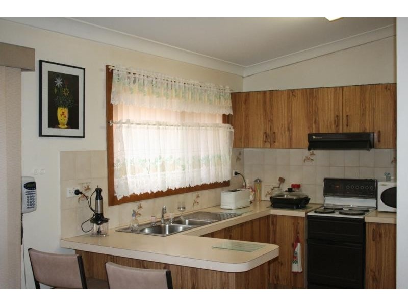 4/16 Popes Rd, Woonona NSW 2517