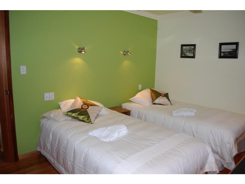 12 Arthur  St, Thirroul NSW 2515