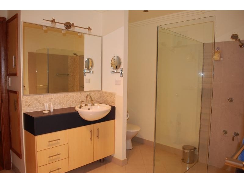 12 Arthur  St, Thirroul NSW 2515